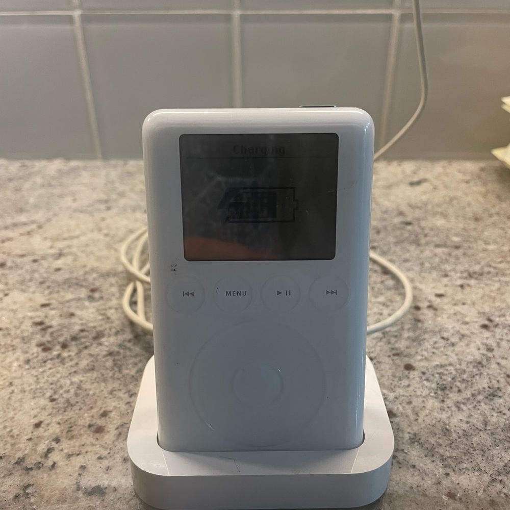 IPod 3rGeneration - Picture 2 of 4